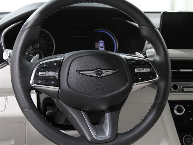 Certified 2025 Genesis G70 2.5T image 7