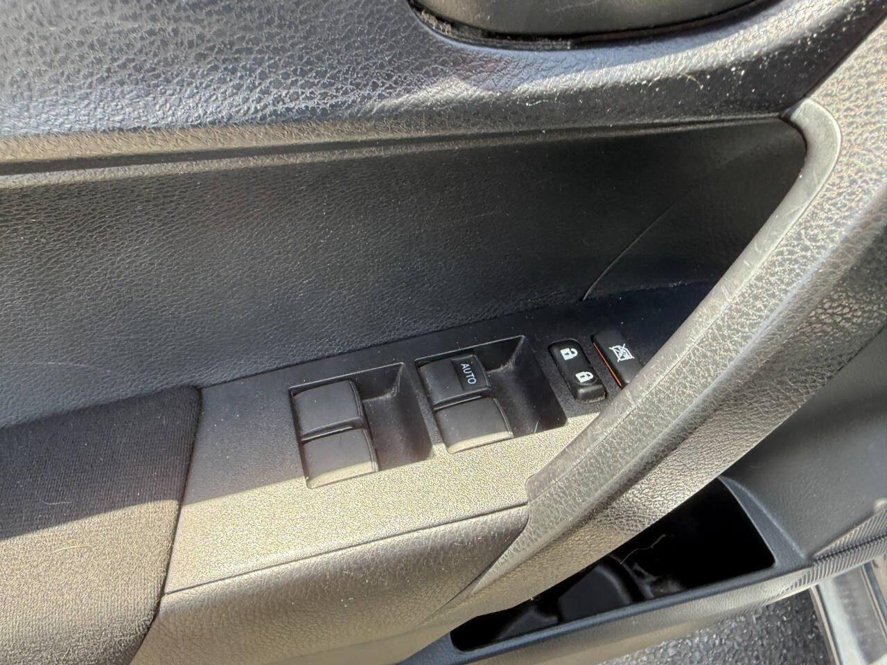 Used 2016 Toyota Corolla L FWD image 14