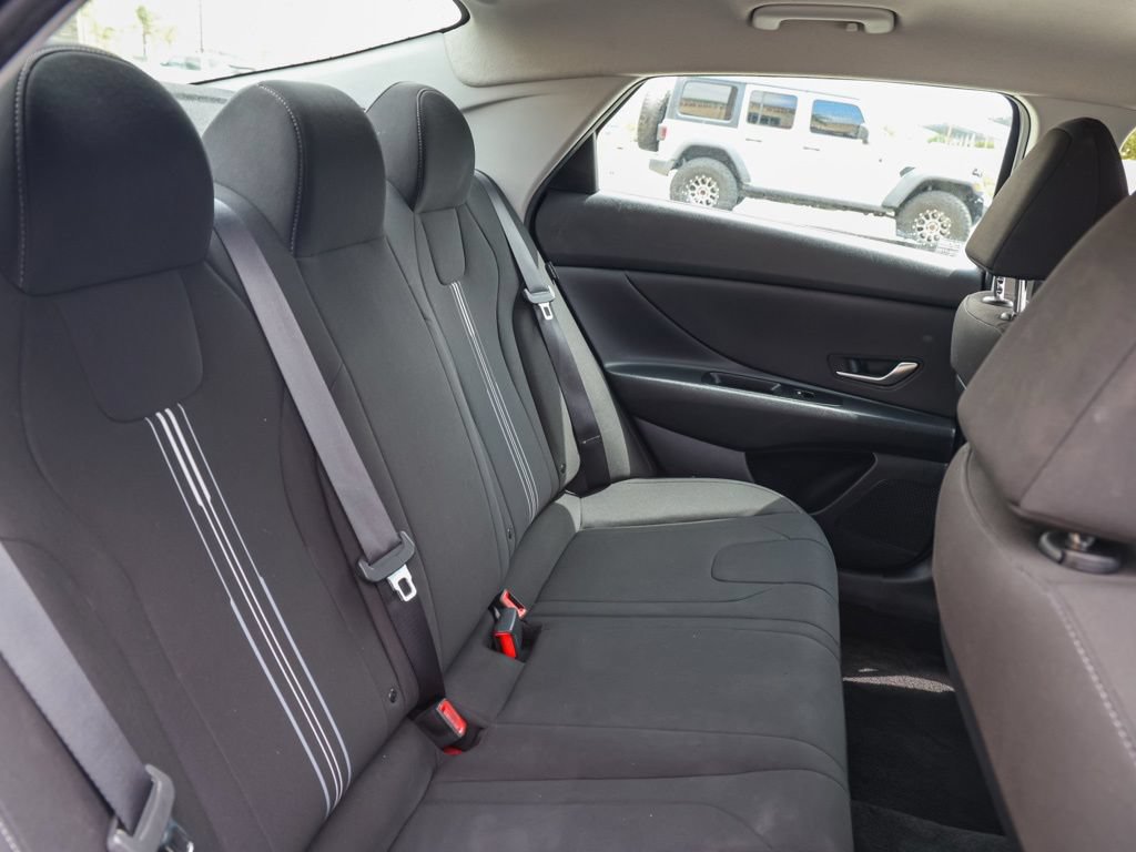 Used 2024 Hyundai Elantra SEL FWD image 17