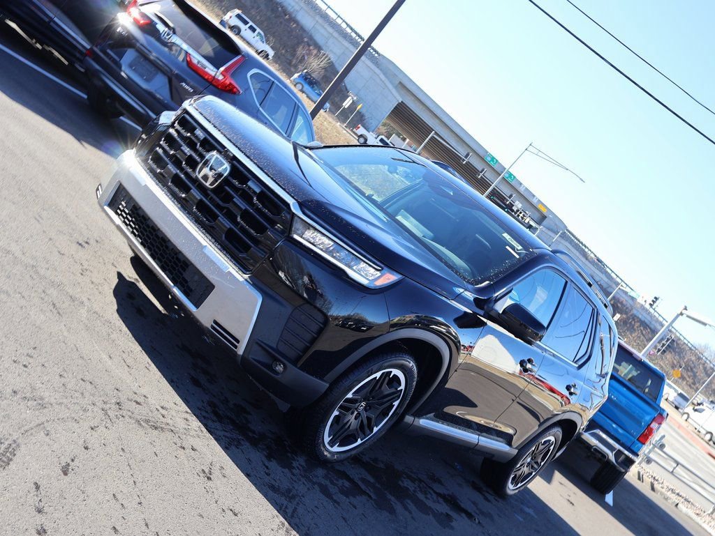 New 2026 Honda Pilot Touring image 3