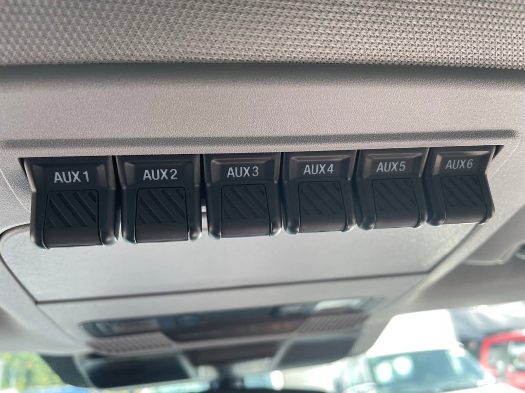 New 2025 Ford F550 4x4 Regular Cab Super Duty image 14