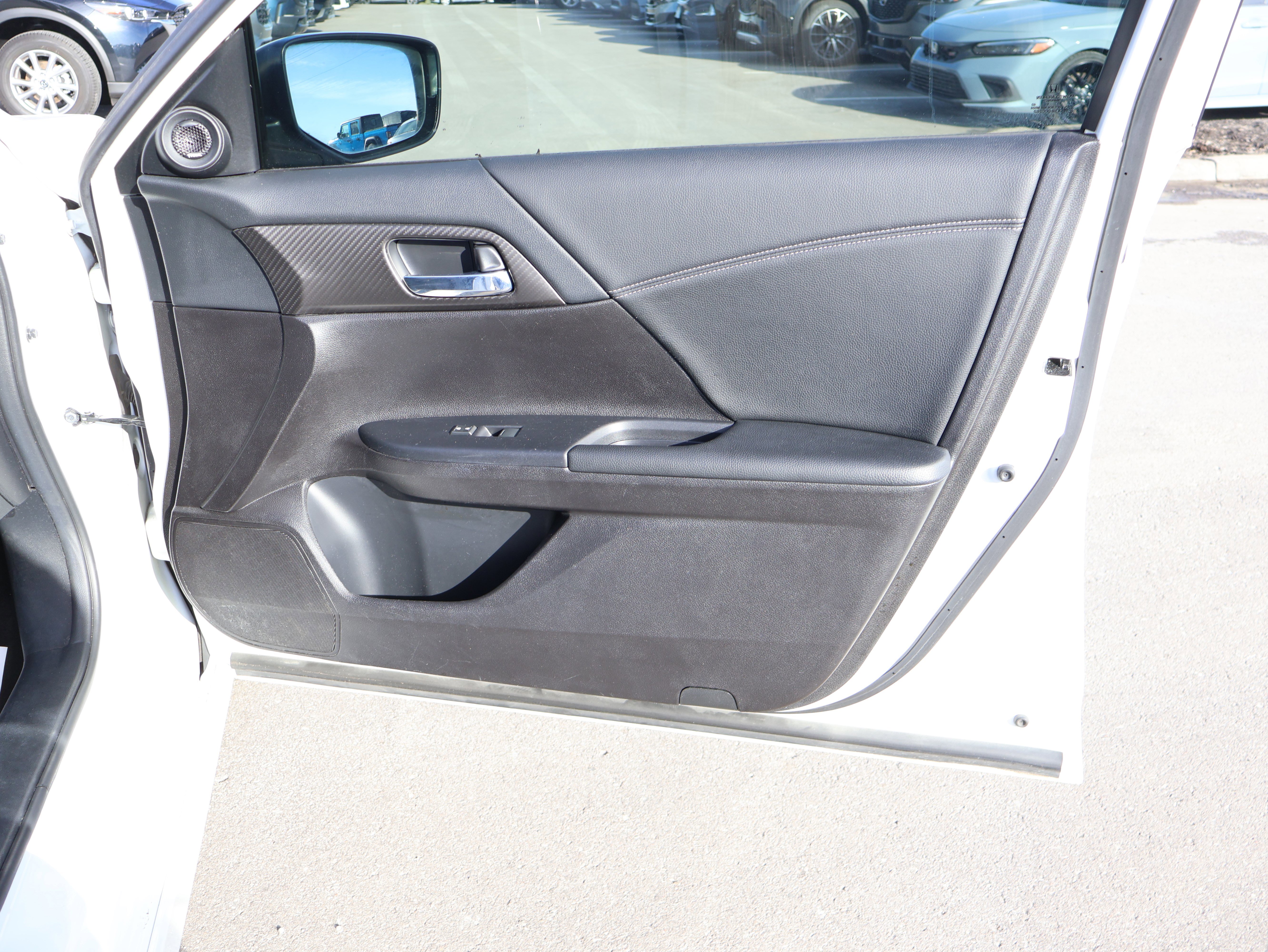 Used 2016 Honda Accord Sport image 9