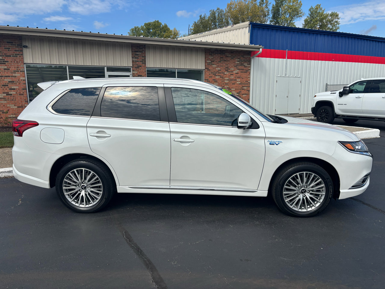 Used 2020 Mitsubishi Outlander GT image 2