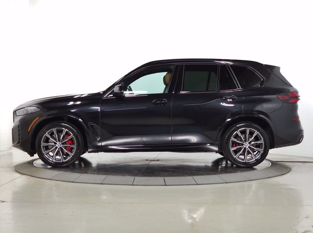 Used 2024 BMW X5 xDrive40i w/ M Sport Package AWD/4WD image 4