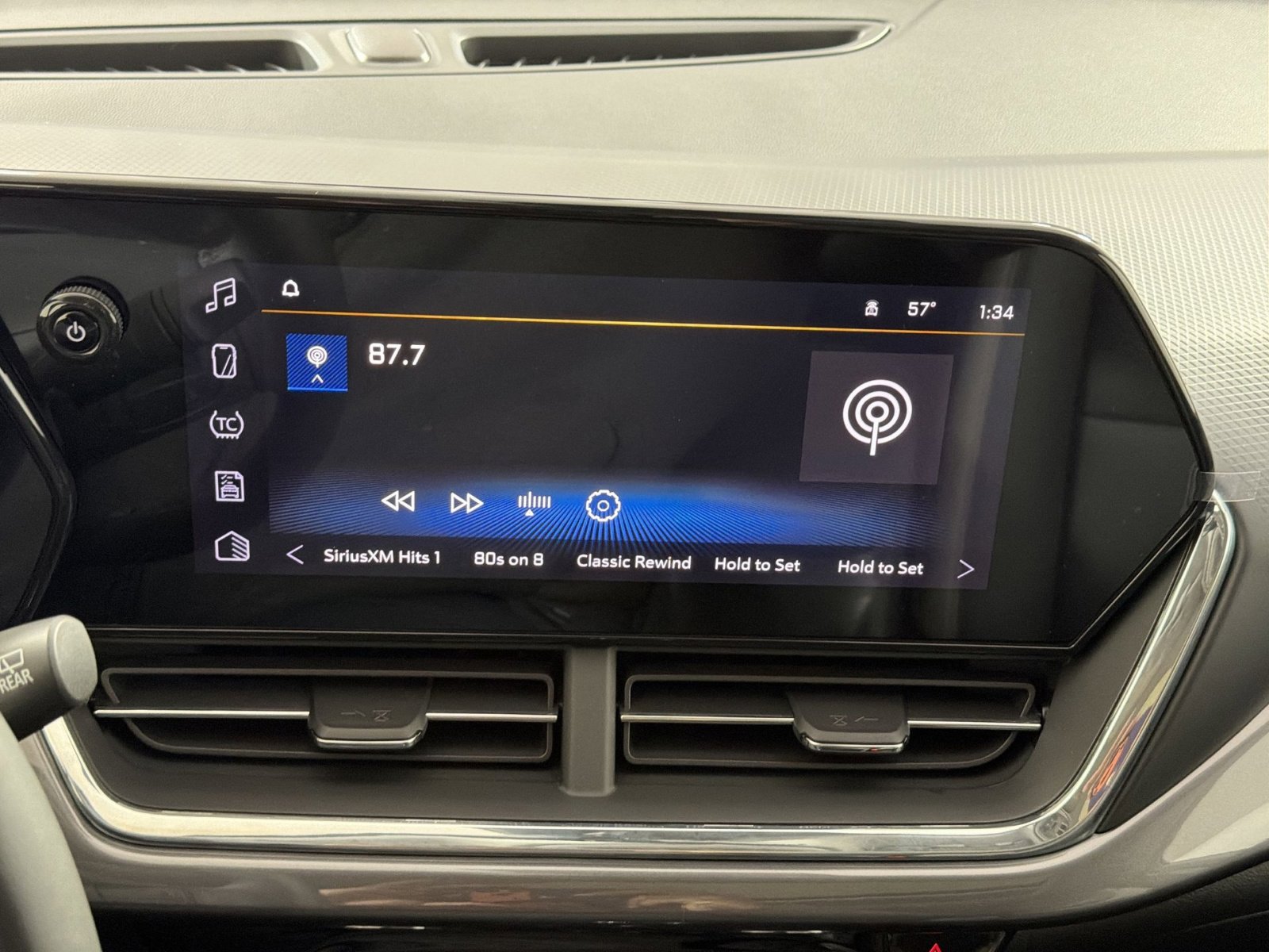 New 2026 Chevrolet Trax ACTIV w/ Sunroof Package image 18