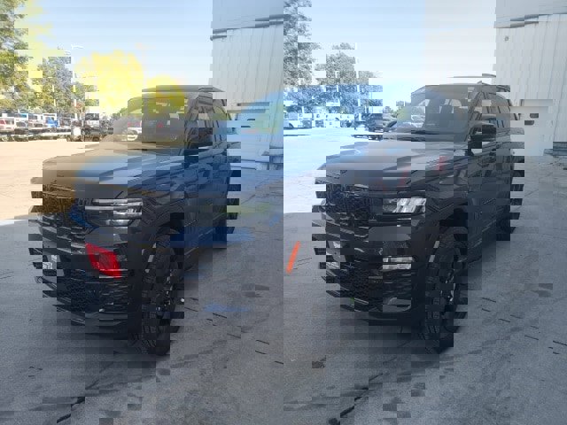 New 2025 Jeep Grand Cherokee Limited w/ Black Appearance Package image 3
