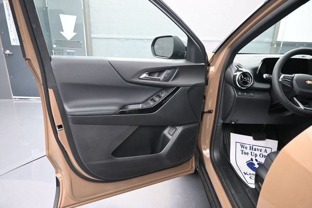 New 2027 Chevrolet Equinox LT w/ Convenience Package II FWD image 11