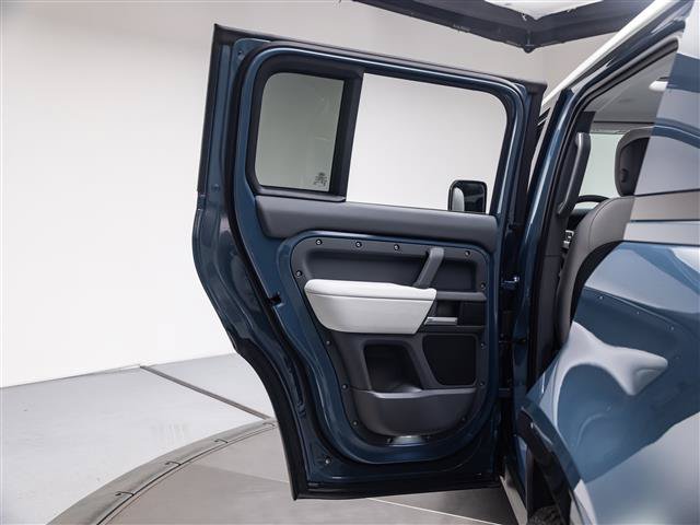 New 2026 Land Rover Defender 110 X-Dynamic SE AWD/4WD image 25