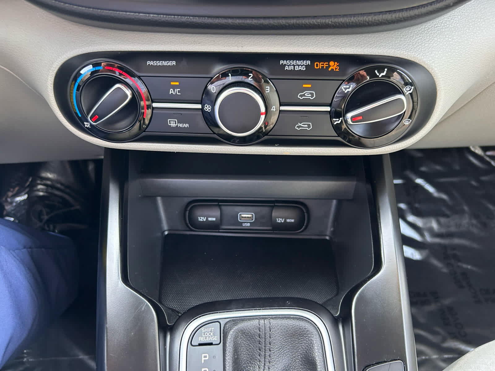 Used 2020 Kia Soul LX FWD image 18