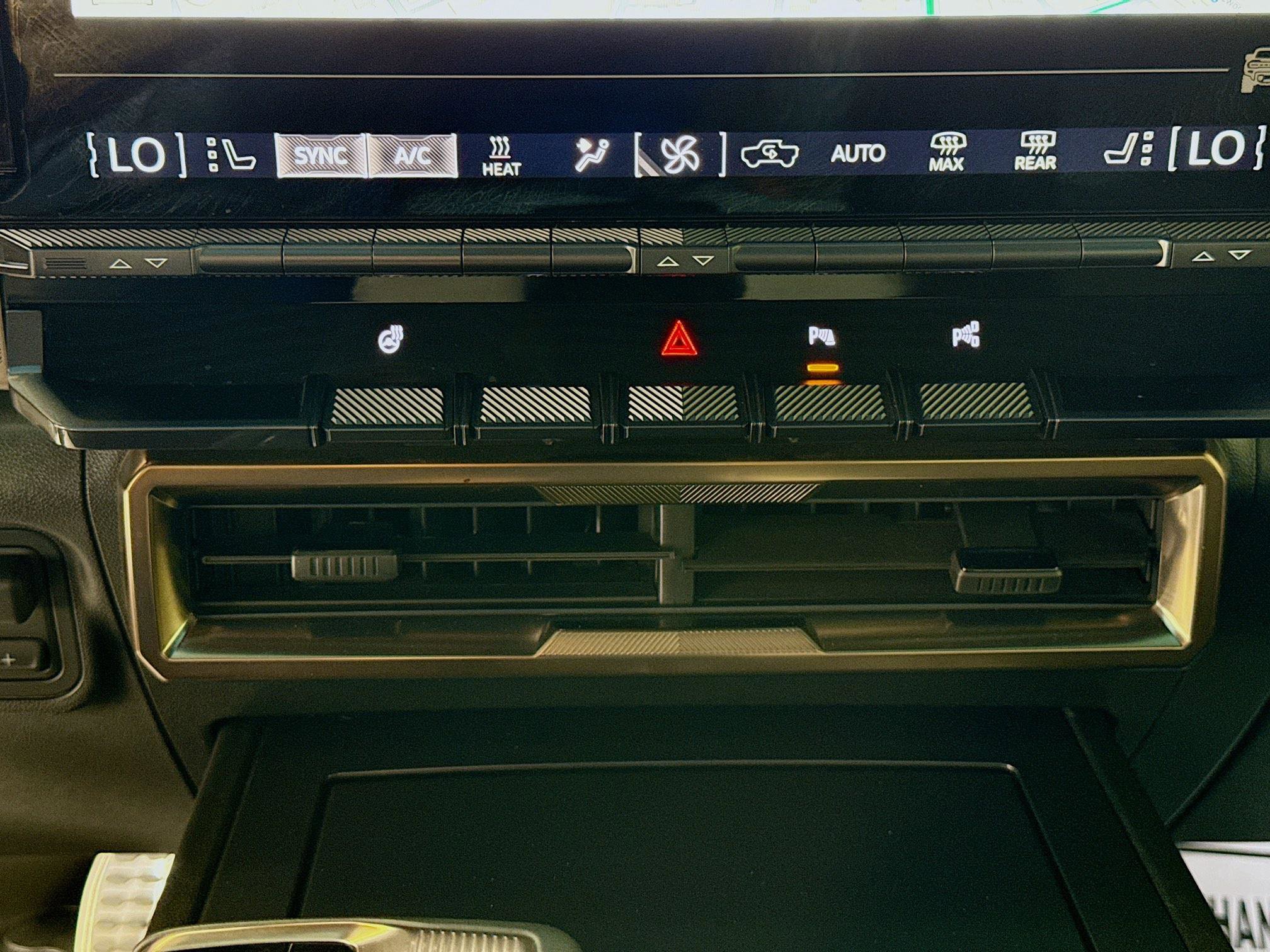 Used 2024 GMC Hummer EV 2X w/ LPO, Illumination Package image 16