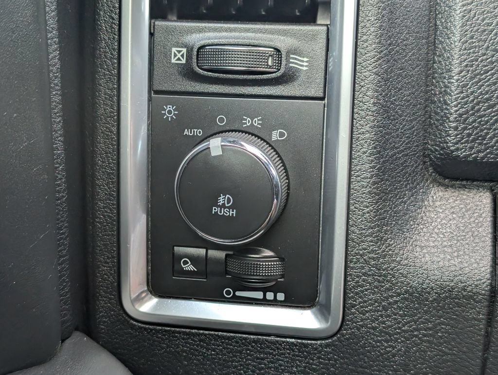 Used 2018 RAM 2500 Limited AWD/4WD image 11