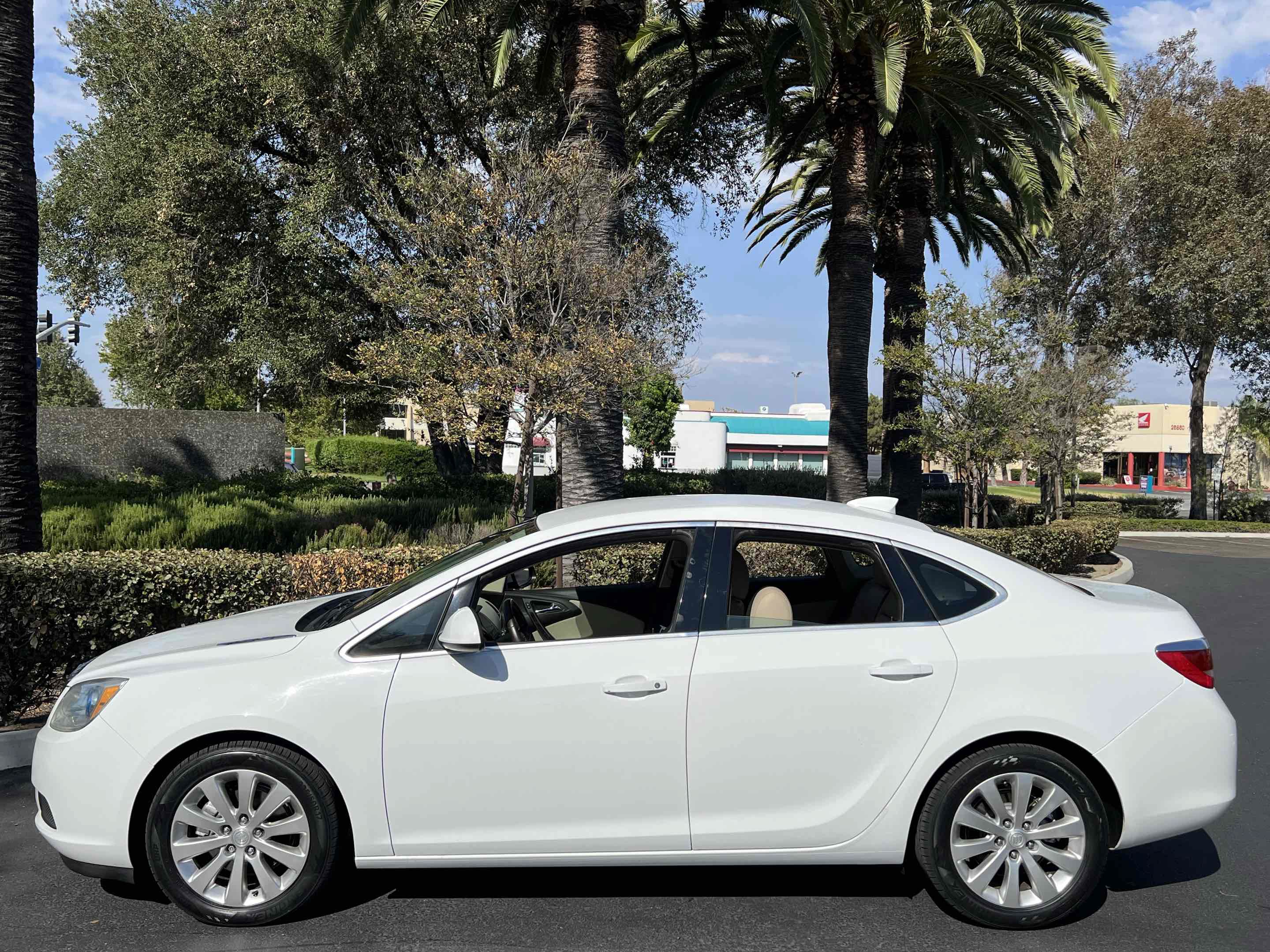 Used 2015 Buick Verano FWD image 17