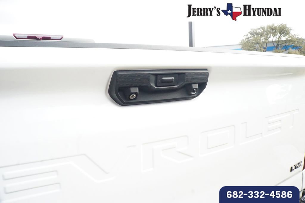 Used 2021 Chevrolet Silverado 2500 LTZ w/ LTZ Plus Package image 23
