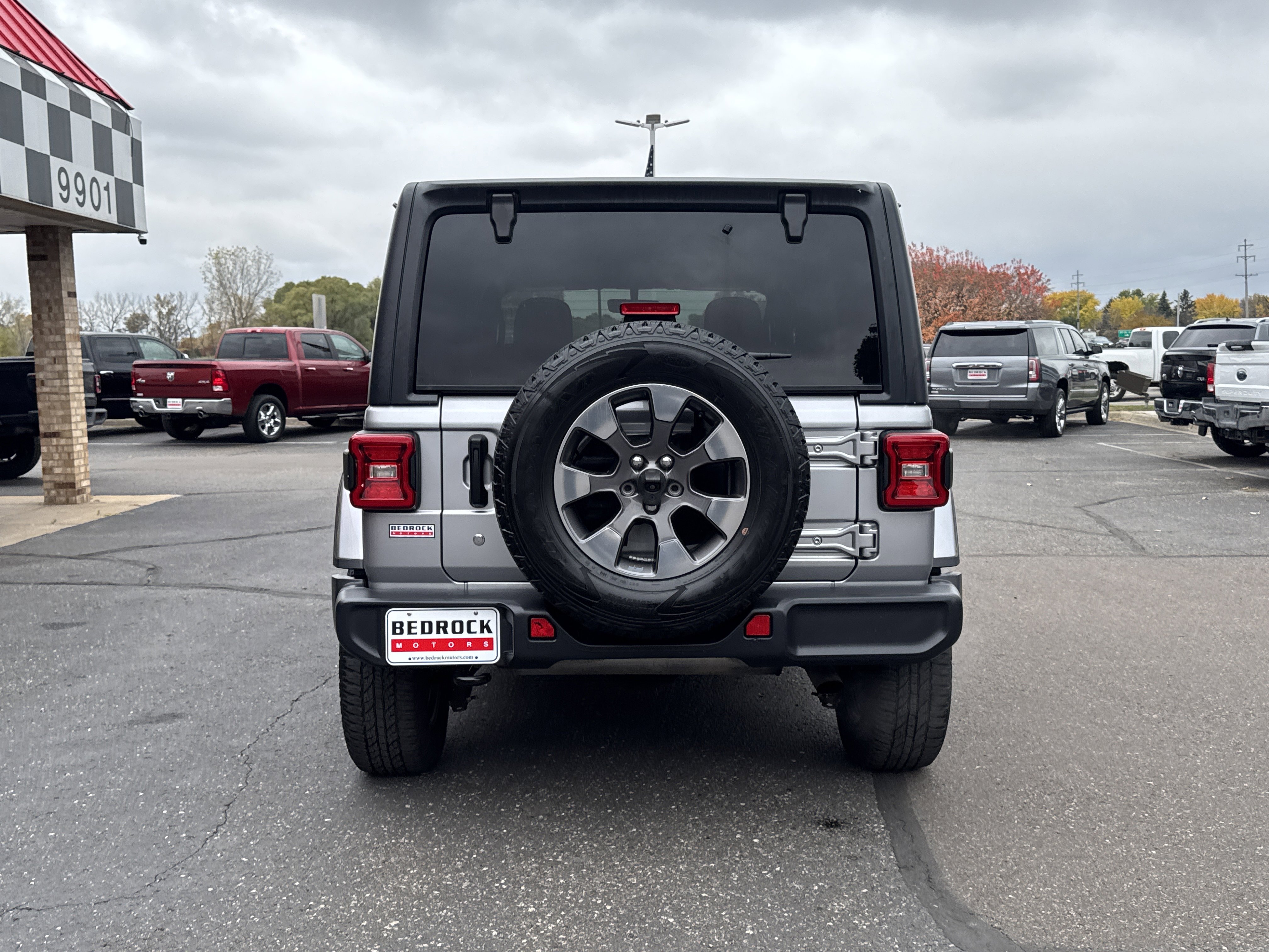 Used 2018 Jeep Wrangler Unlimited Sahara image 6