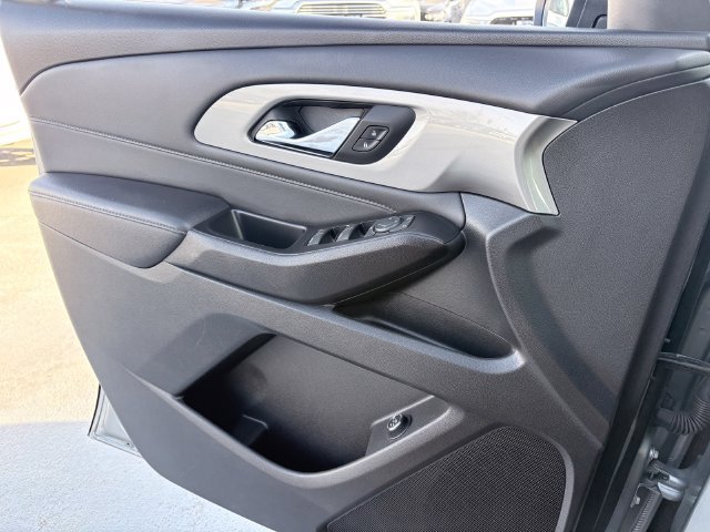 Used 2023 Chevrolet Traverse LT AWD/4WD image 13