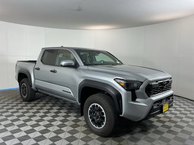 Used 2024 Toyota Tacoma TRD Off-Road AWD/4WD image 3