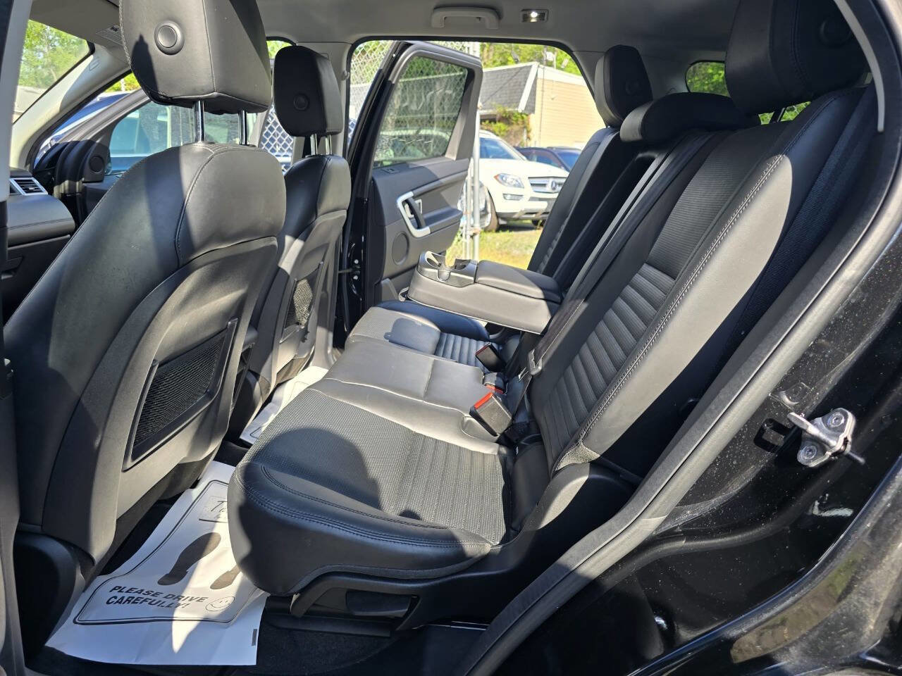 Used 2018 Land Rover Discovery Sport HSE Luxury image 38