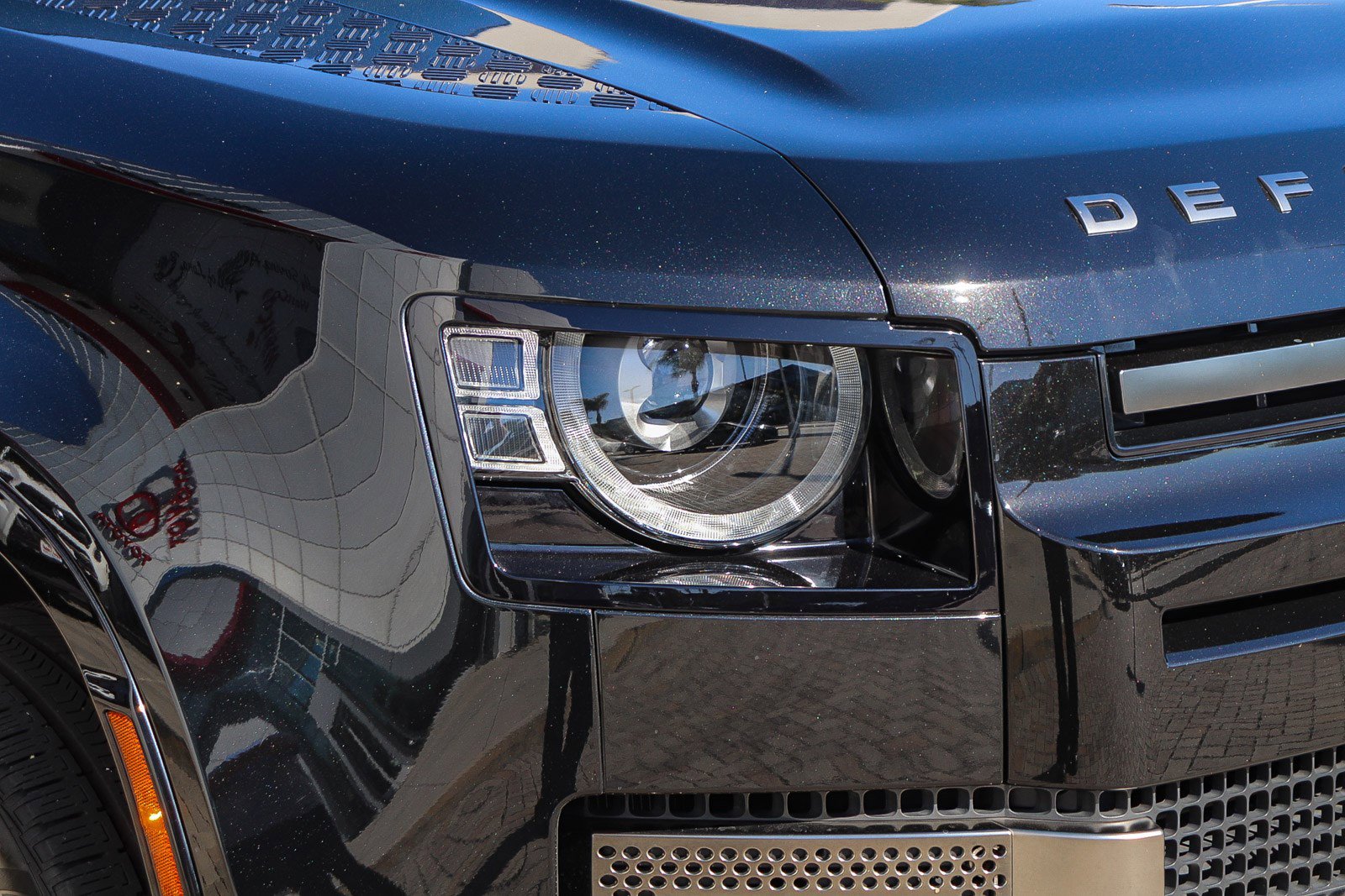 Used 2023 Land Rover Defender 110 X image 5