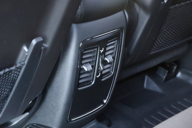 Used 2021 Jeep Grand Cherokee Laredo image 19