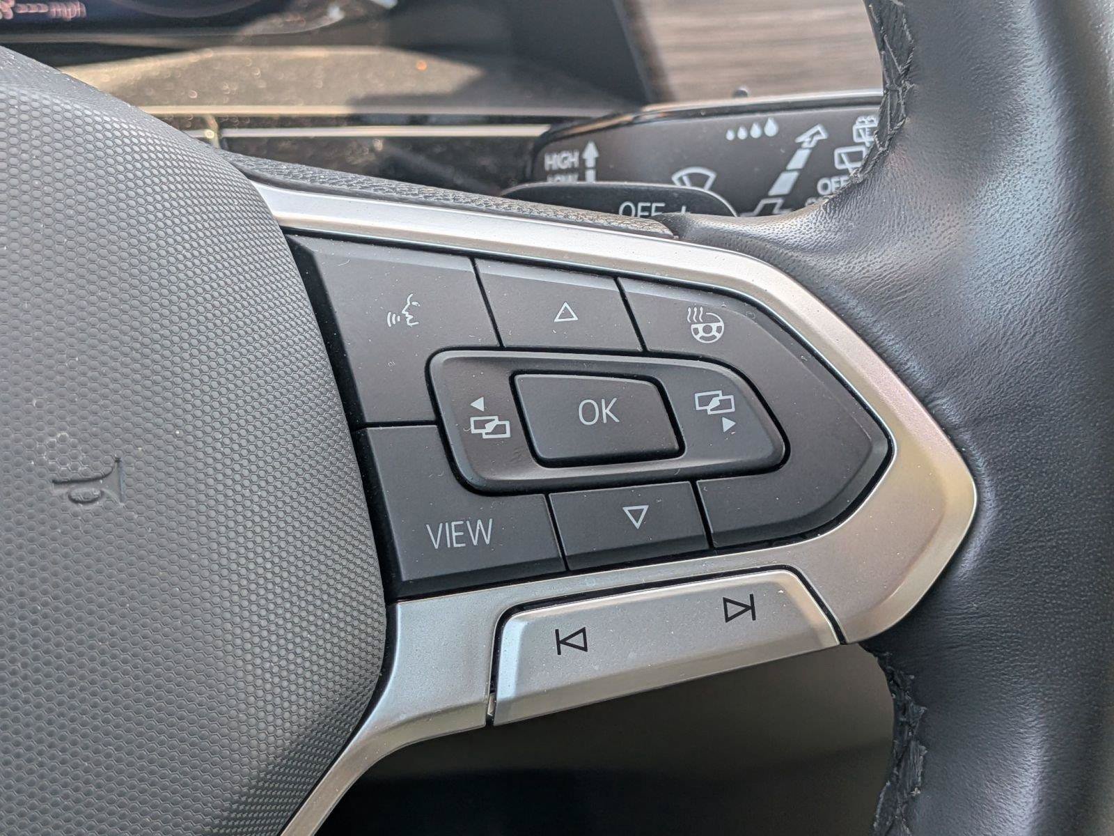Used 2024 Volkswagen Atlas SEL Premium R-Line AWD/4WD image 28