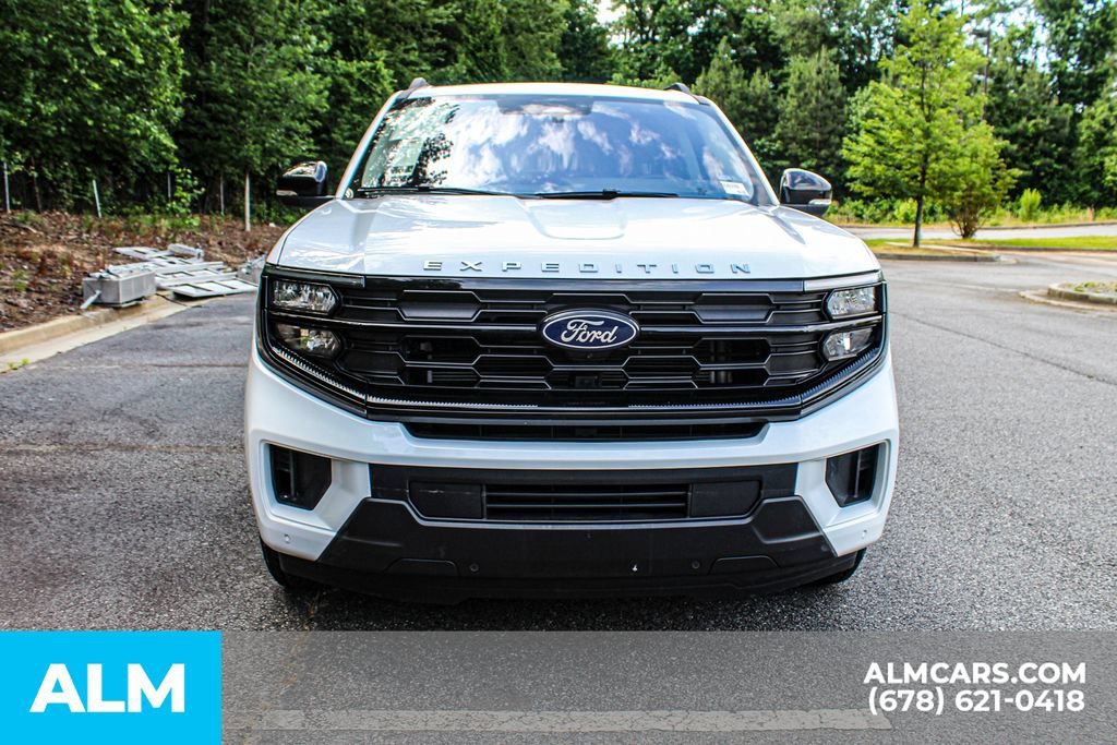 Used 2025 Ford Expedition Active AWD/4WD image 8
