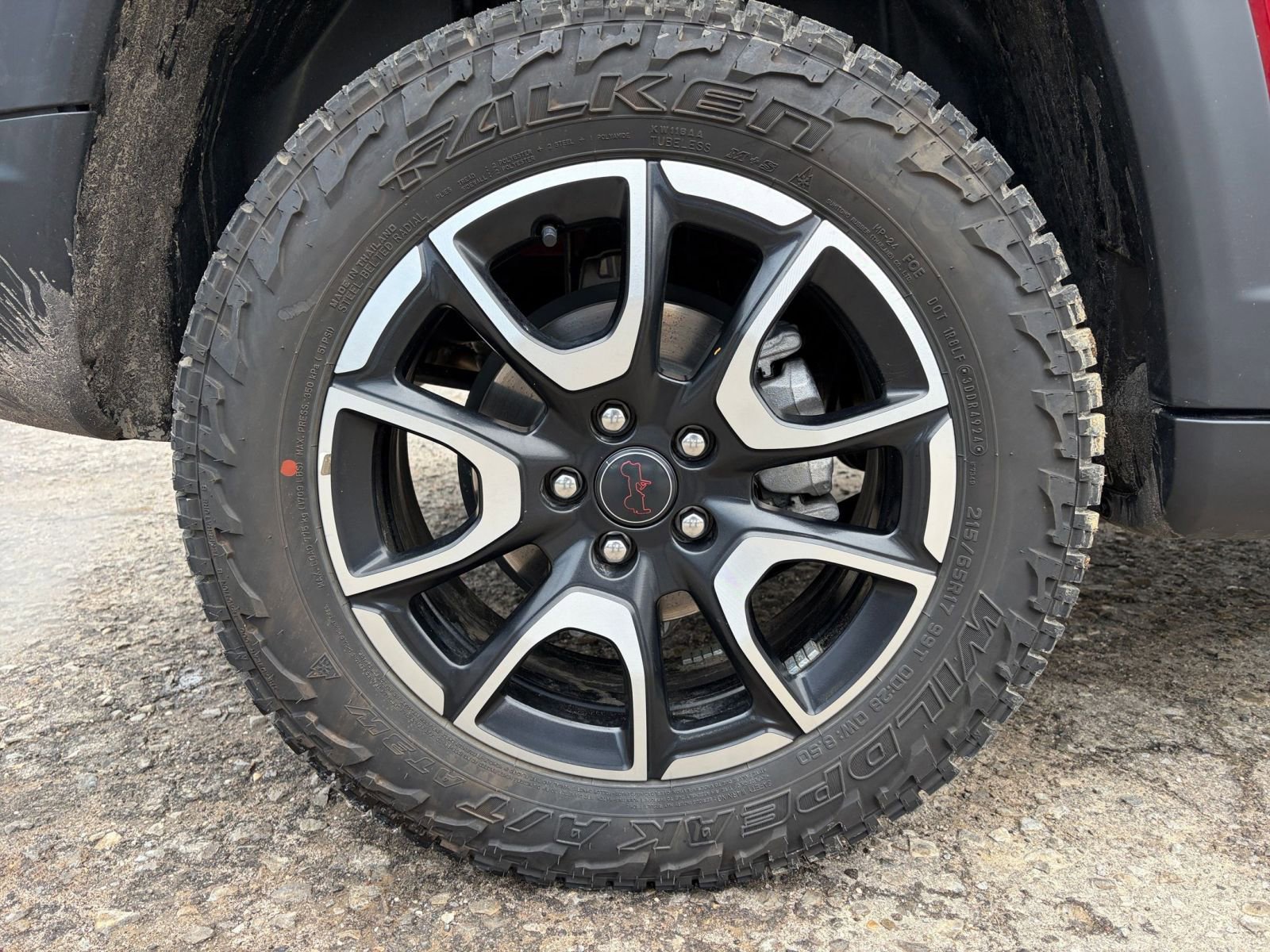 Used 2025 Jeep Compass Trailhawk image 29