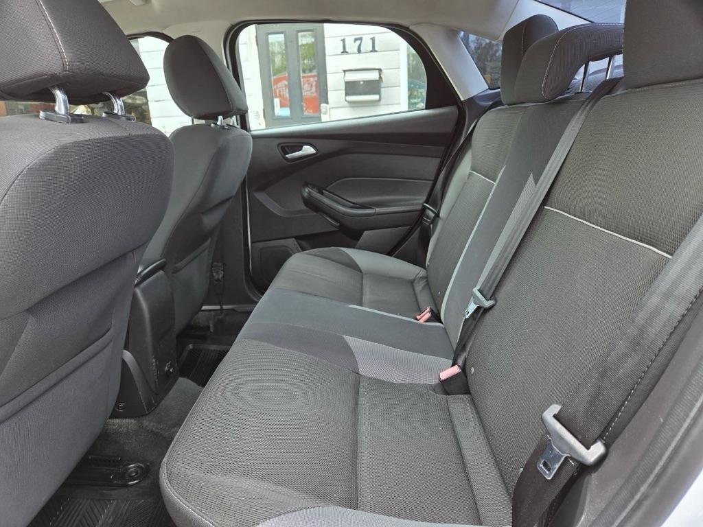 Used 2013 Ford Focus SE FWD image 11