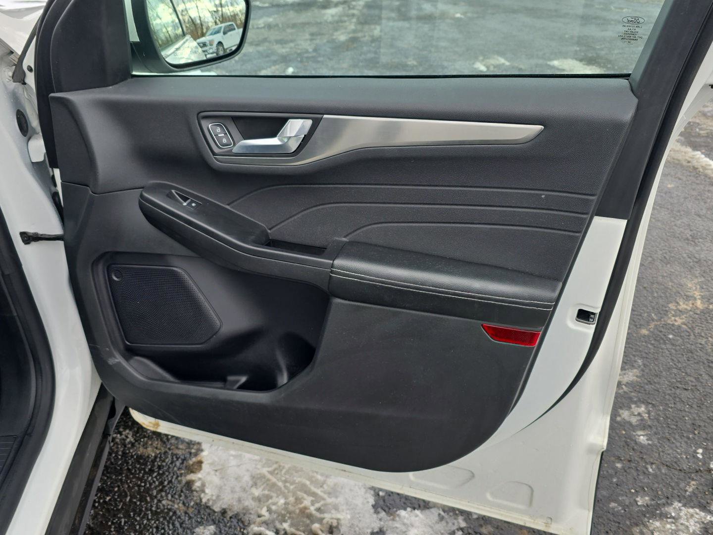 Used 2022 Ford Escape Titanium w/ Class II Trailer Tow Package image 40