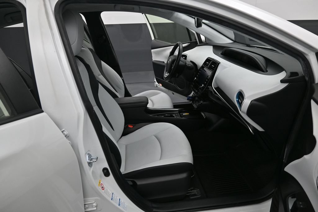 Certified 2022 Toyota Prius XLE w/ Advanced Technology Package AWD/4WD image 32