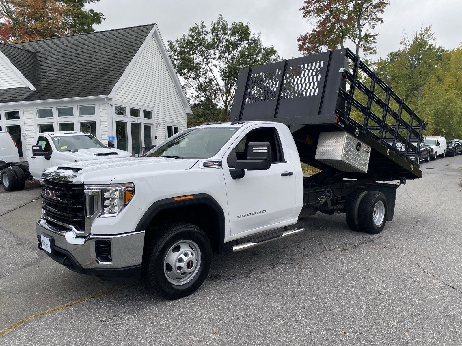 Used 2022 GMC Sierra 3500 Pro w/ Convenience Package image 2