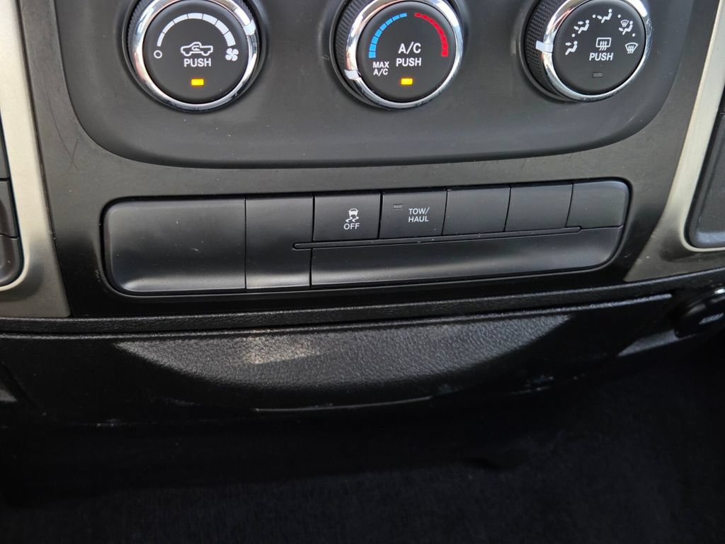 Used 2019 RAM 1500 Classic SLT AWD/4WD image 26