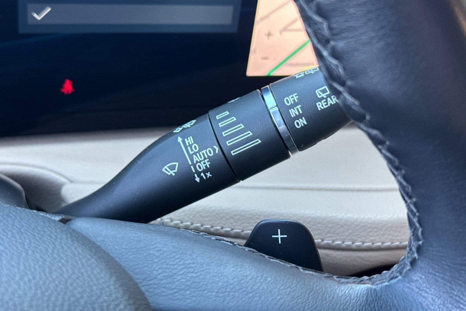 Used 2025 Cadillac XT4 Premium Luxury image 36