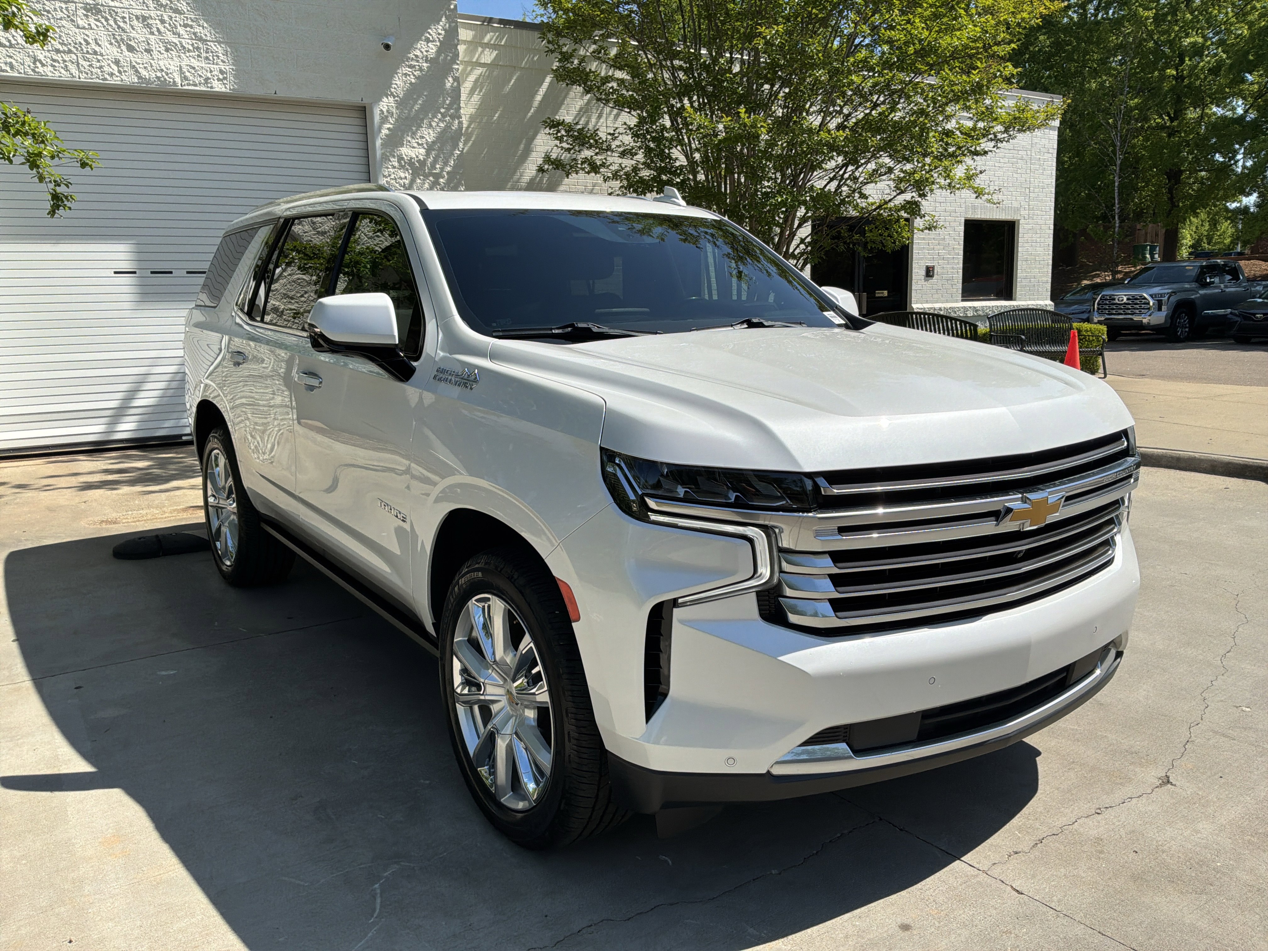 Used 2022 Chevrolet Tahoe High Country image 2