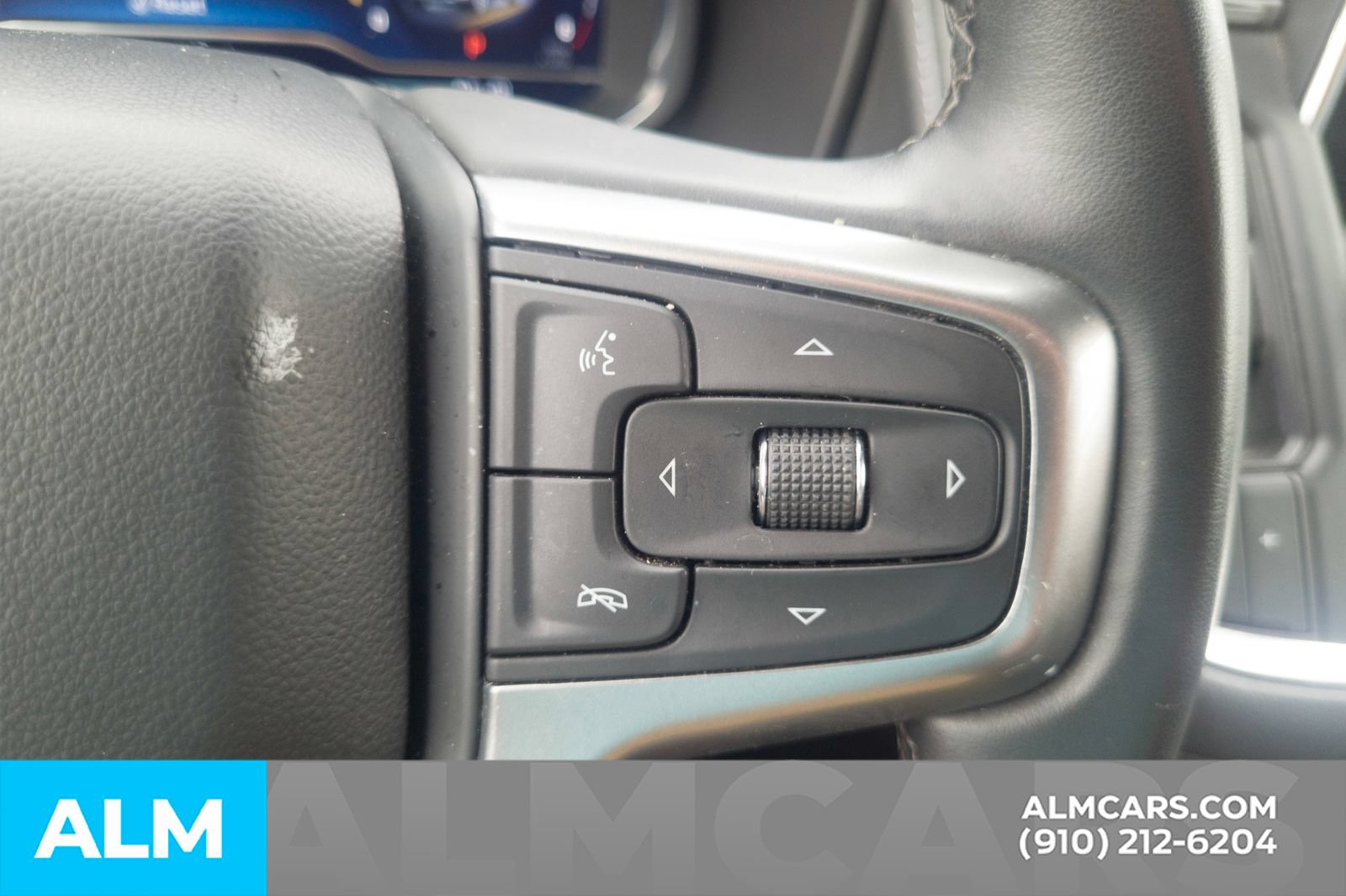 Used 2024 Chevrolet Suburban LT RWD image 26