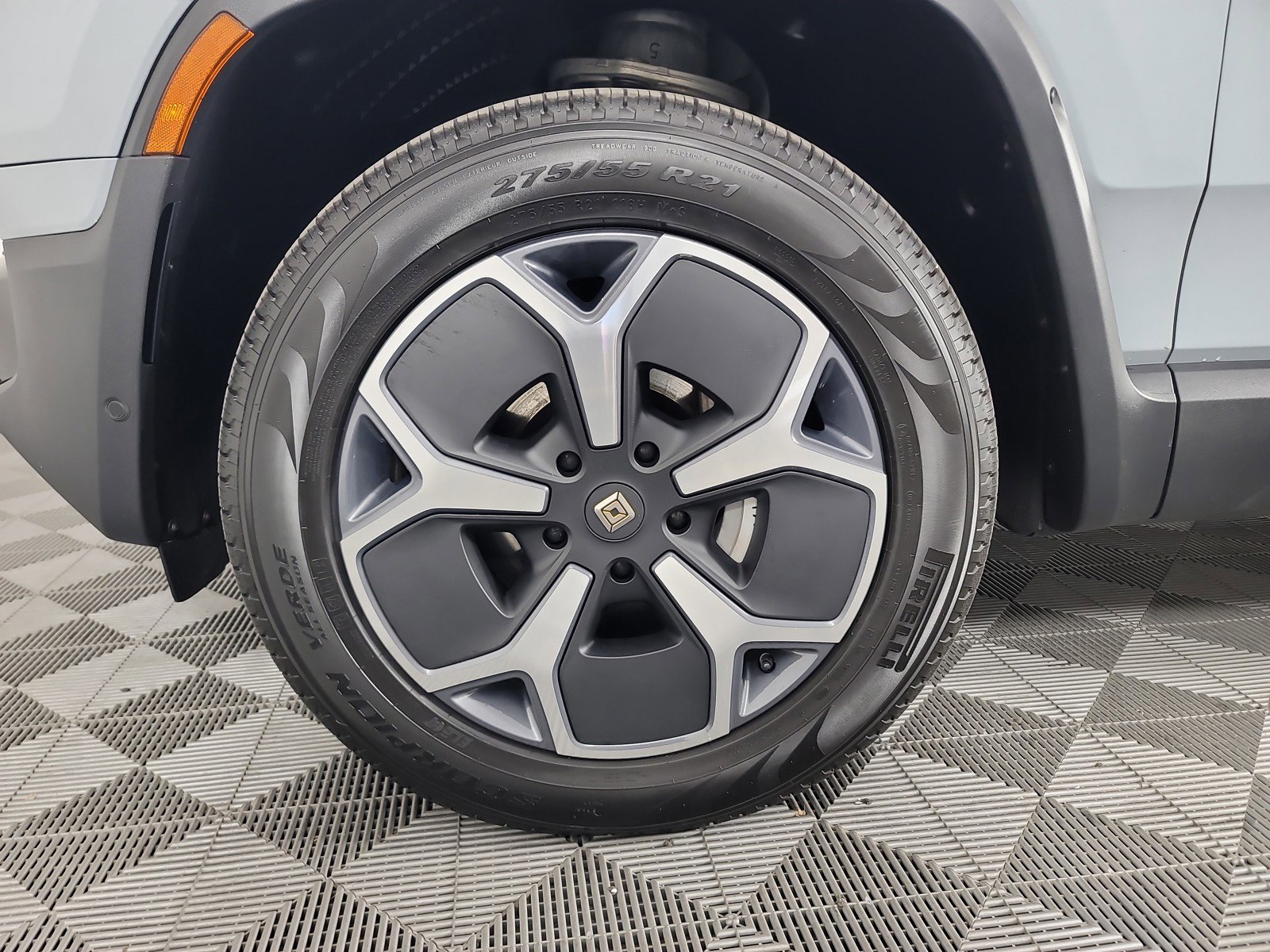 Used 2024 Rivian R1T Adventure AWD/4WD image 9