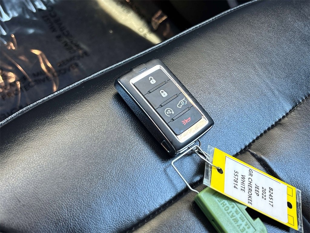 Used 2022 Jeep Grand Cherokee Limited image 32