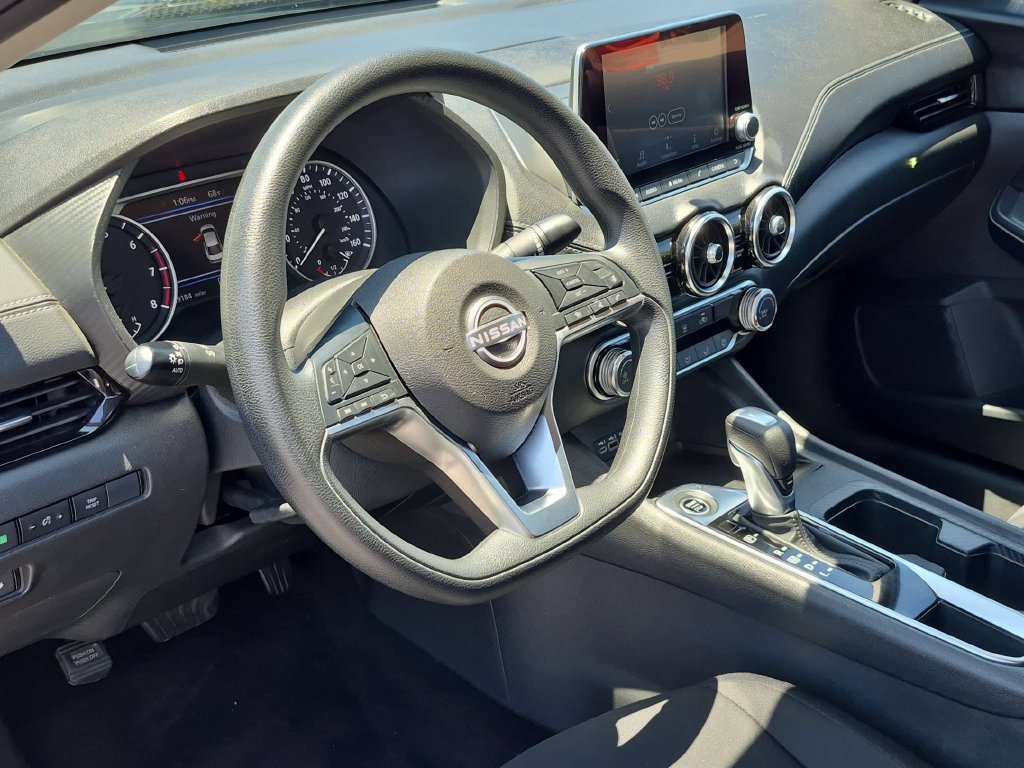 Used 2025 Nissan Sentra SV FWD image 15
