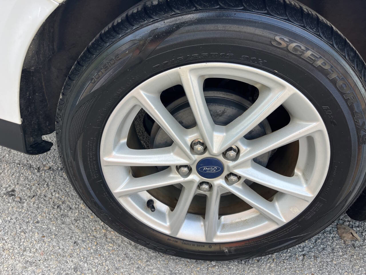 Used 2015 Ford Focus SE image 34