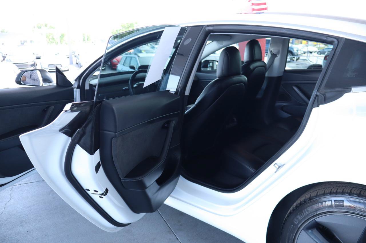 Used 2018 Tesla Model 3 Long Range RWD image 29