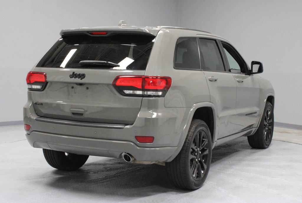 Used 2021 Jeep Grand Cherokee Laredo X AWD/4WD image 11