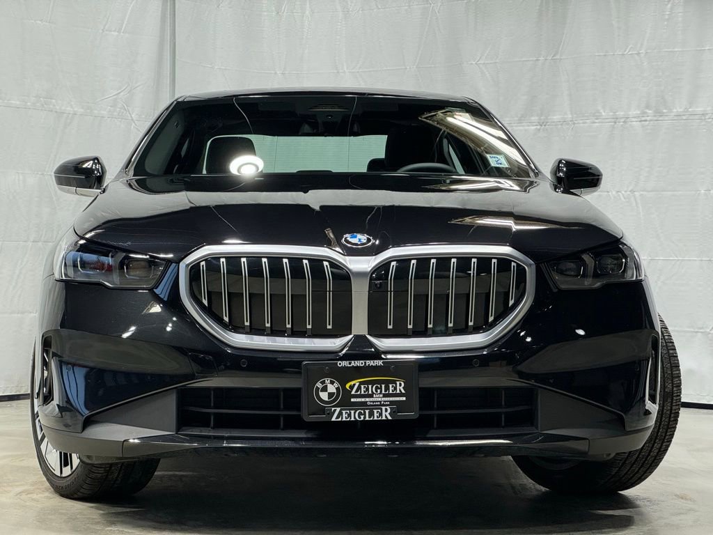 Certified 2025 BMW 530i xDrive w/ Premium Package image 2