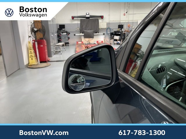 Used 2022 Chevrolet Trax LS w/ Tint and Cruise Package image 8