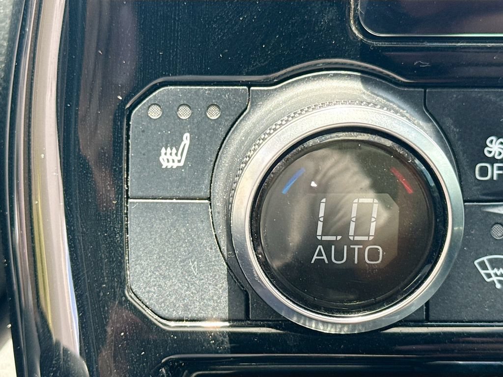 Used 2023 Toyota Highlander XLE FWD image 22