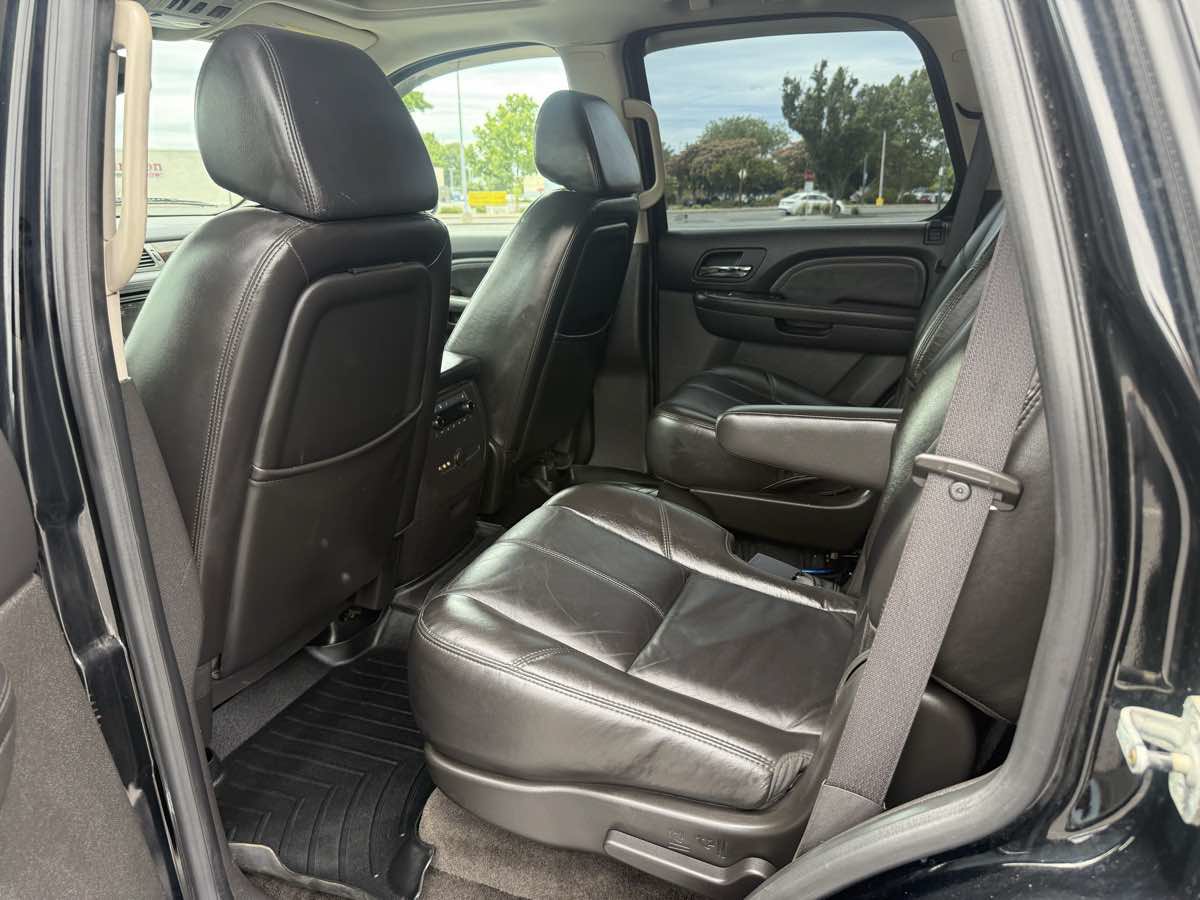 Used 2009 GMC Yukon Denali AWD/4WD image 25