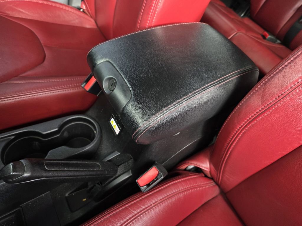 Used 2013 Jeep Wrangler Unlimited Rubicon image 24