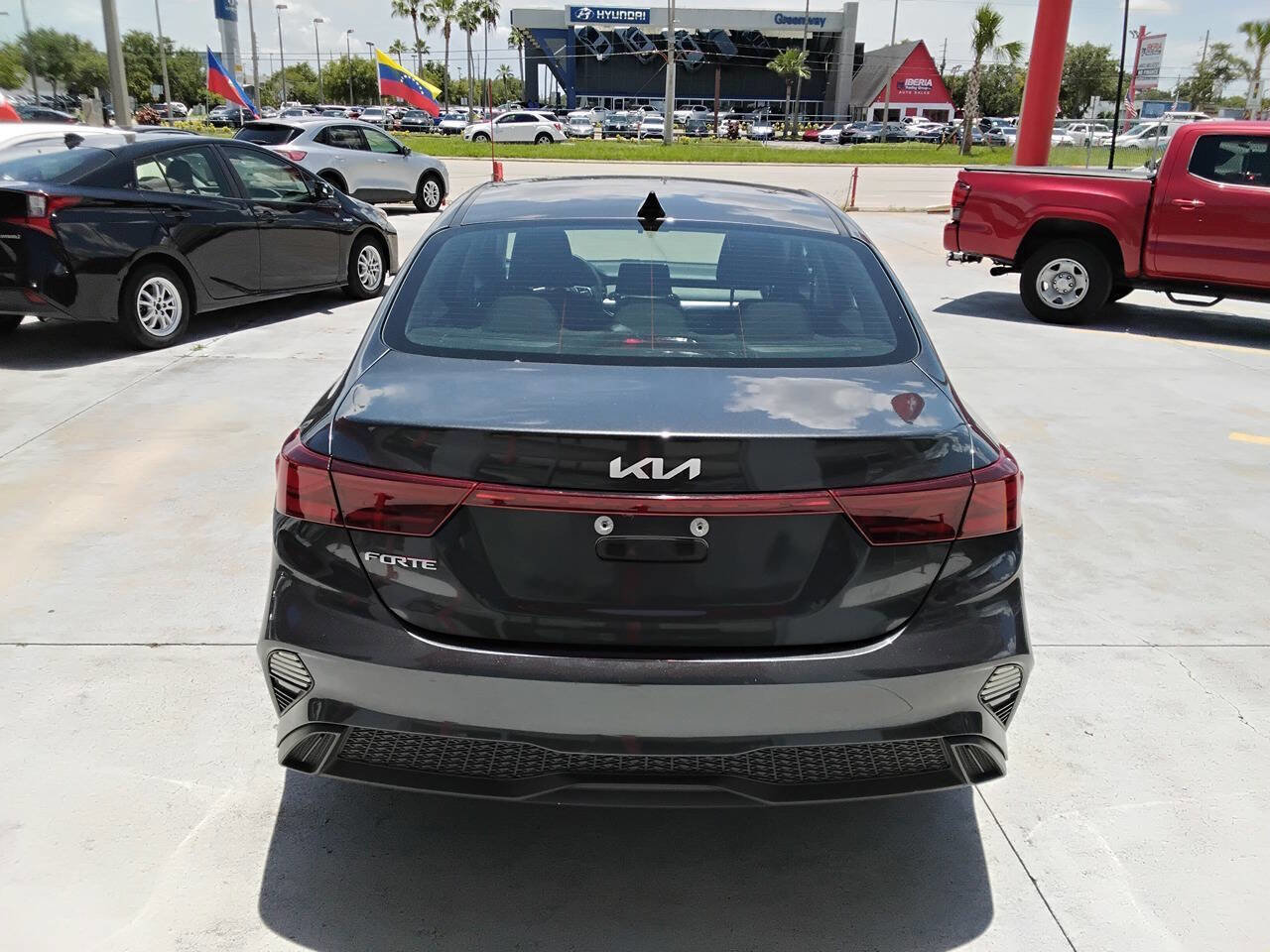 Used 2022 Kia Forte LXS image 9