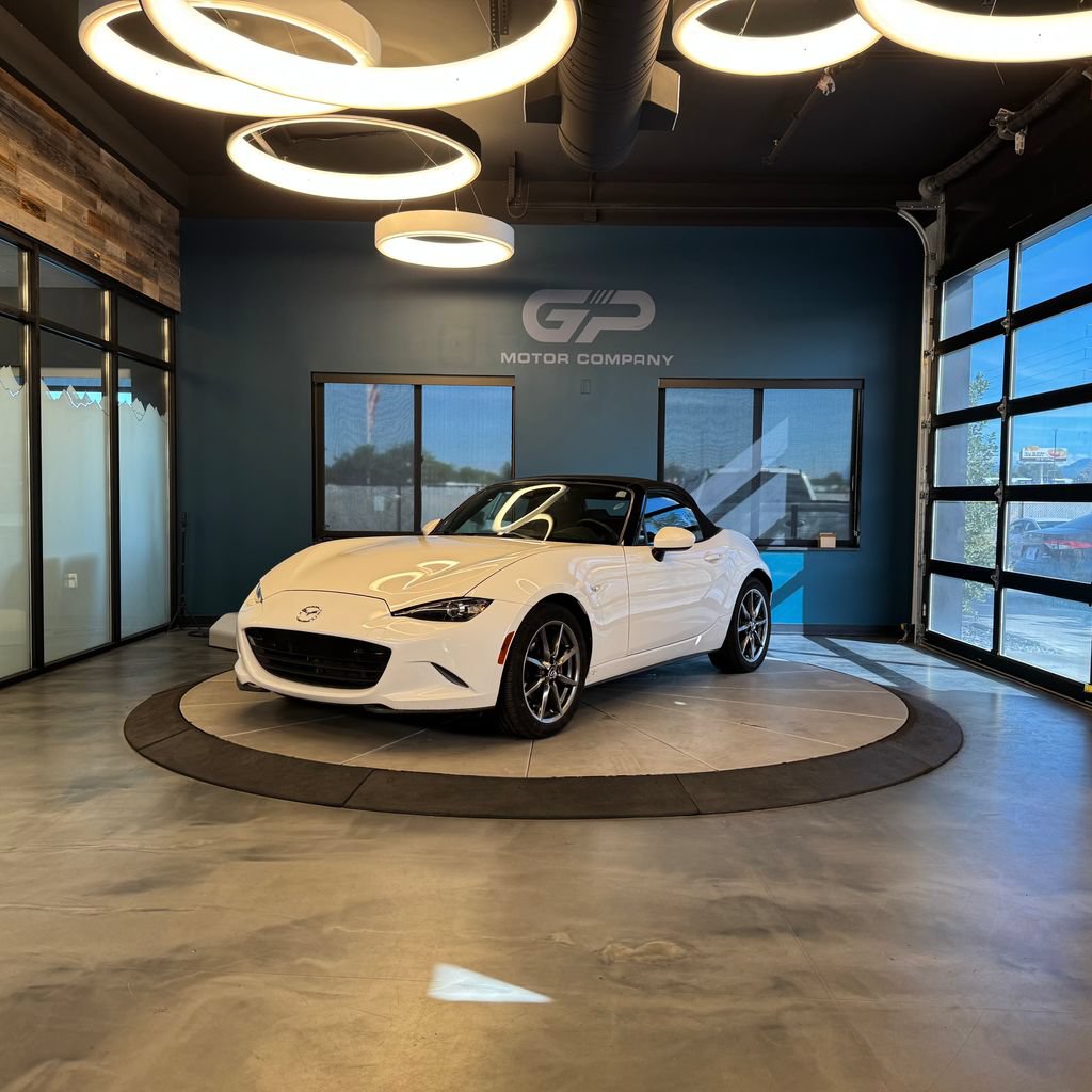 Used 2021 MAZDA MX-5 Miata Grand Touring RWD image 7