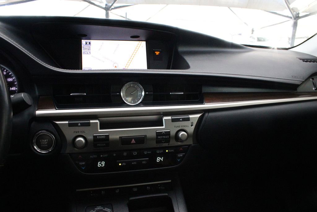 Used 2014 Lexus ES 350 w/ Luxury Package image 42