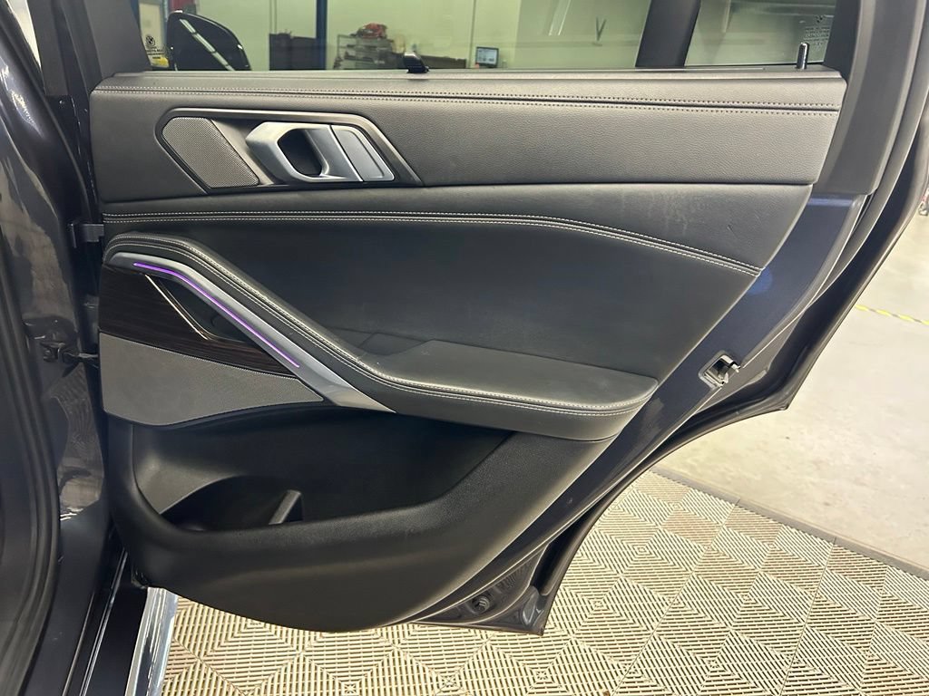 Used 2020 BMW X6 sDrive40i w/ M Sport Package RWD image 12