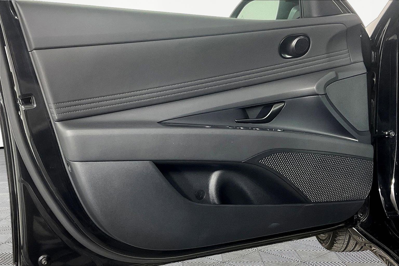 Used 2025 Hyundai Elantra Sport image 19